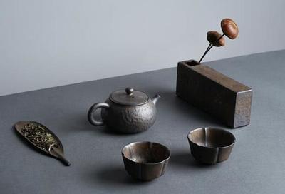 弥善茶具精品--鎏金丨粗陶做骨,金属当衣